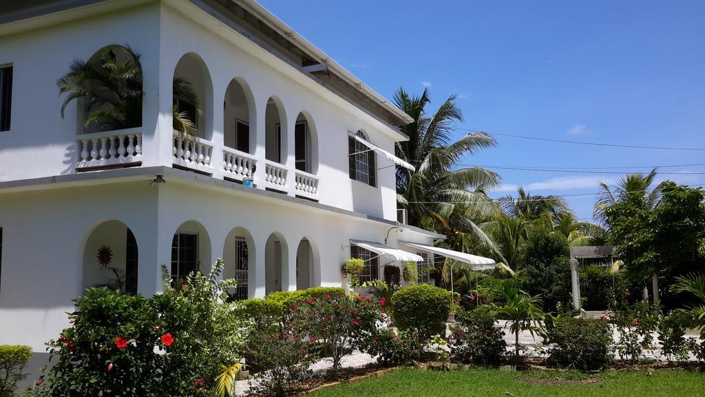 Lorenton Hideaway Lucea Exterior photo