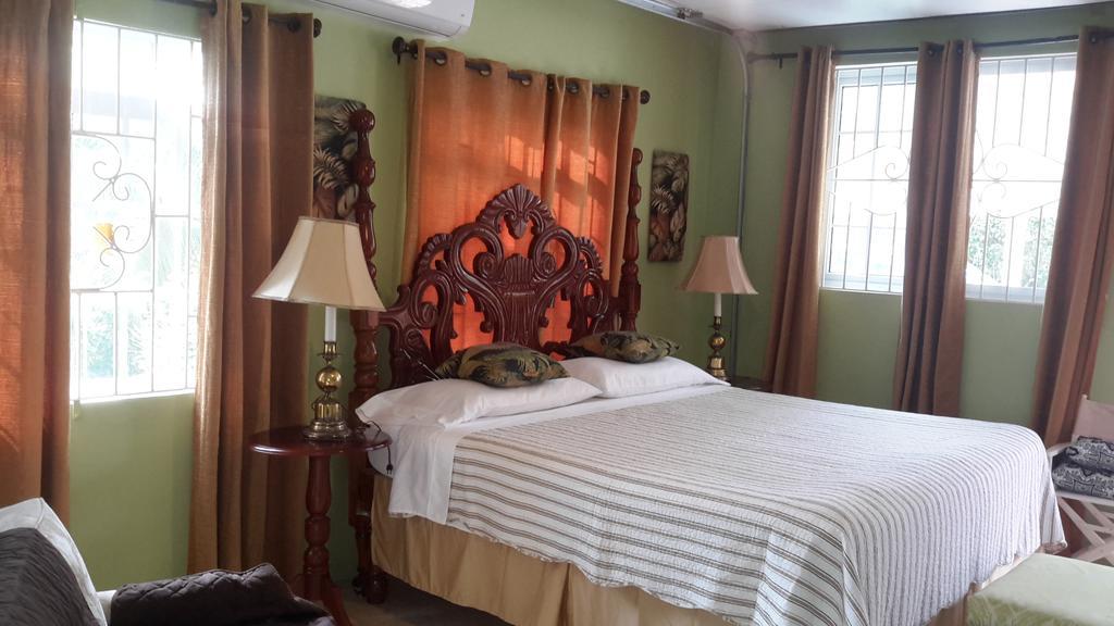 Lorenton Hideaway Lucea Exterior photo