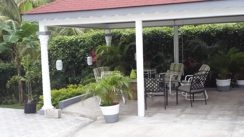 Lorenton Hideaway Lucea Exterior photo