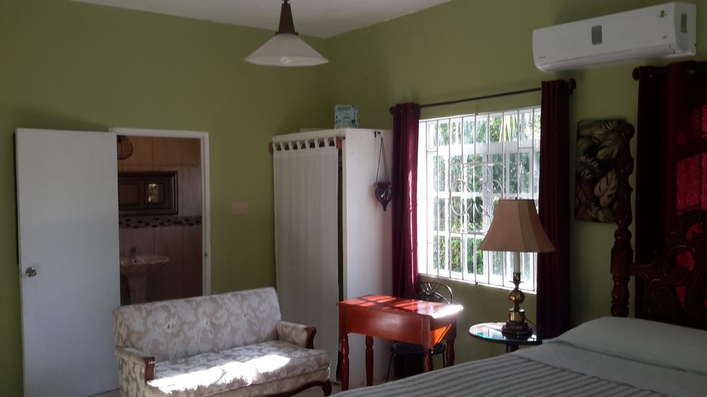 Lorenton Hideaway Lucea Exterior photo