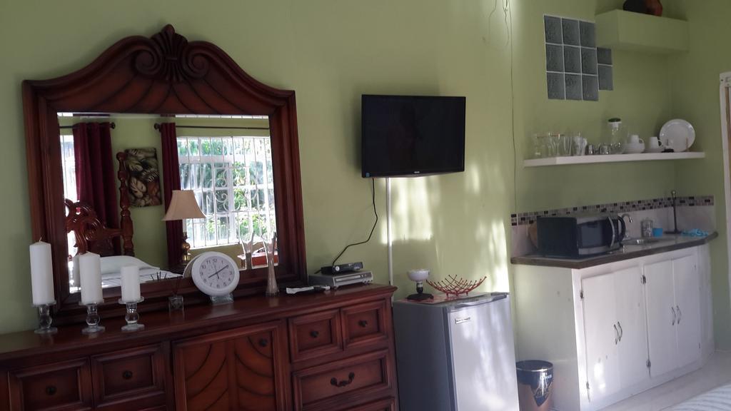 Lorenton Hideaway Lucea Exterior photo