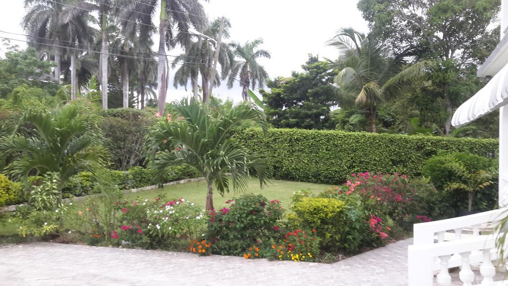 Lorenton Hideaway Lucea Exterior photo